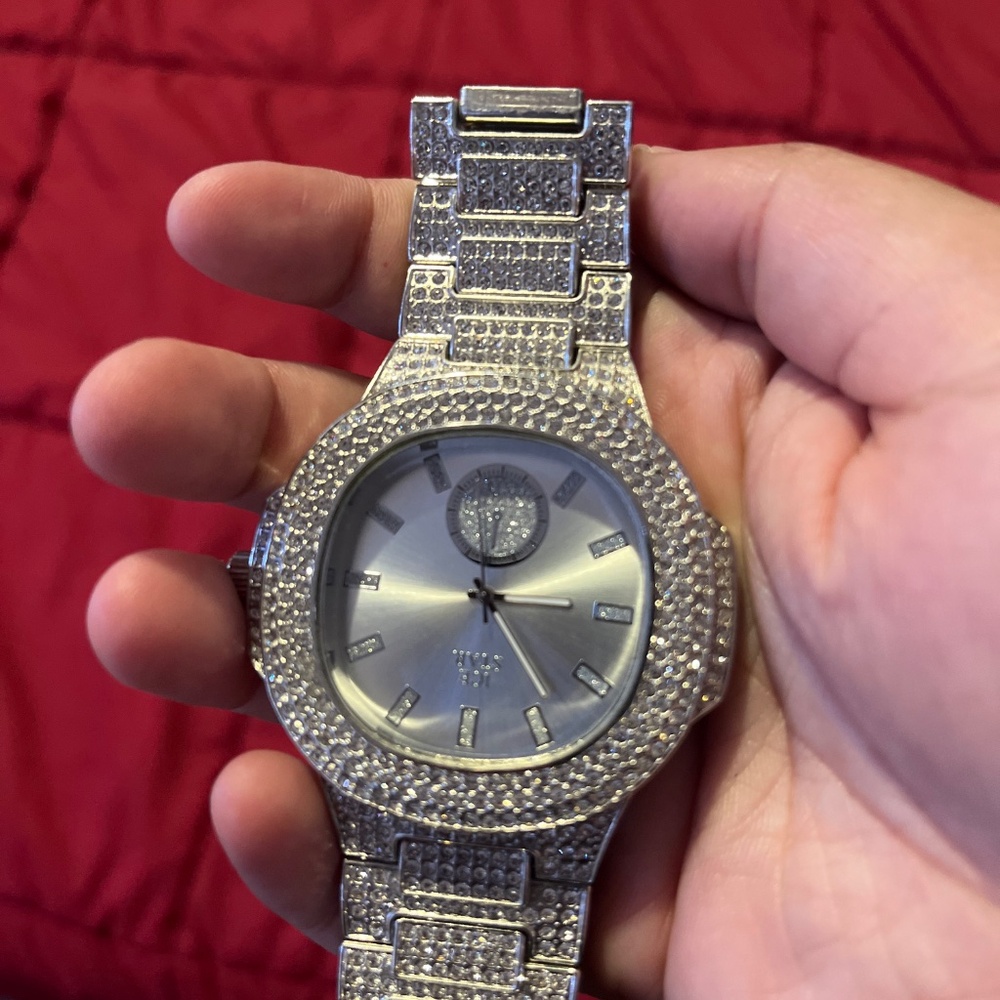 Silver watch - Picture 2 of 3